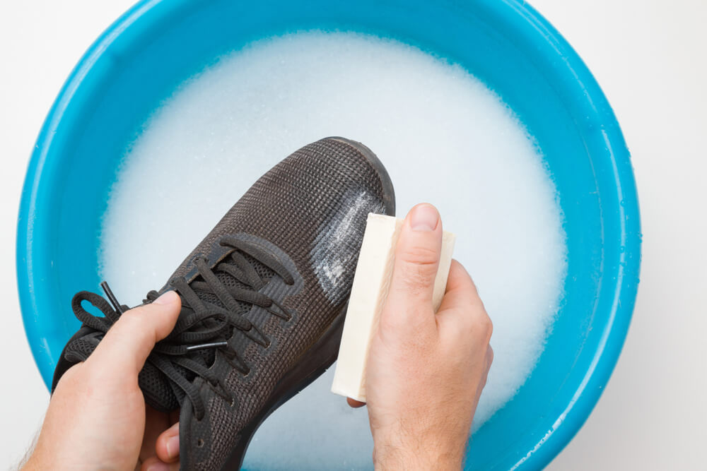 Practical Guide to How to Wash Sneakers for the Best Results in 2025