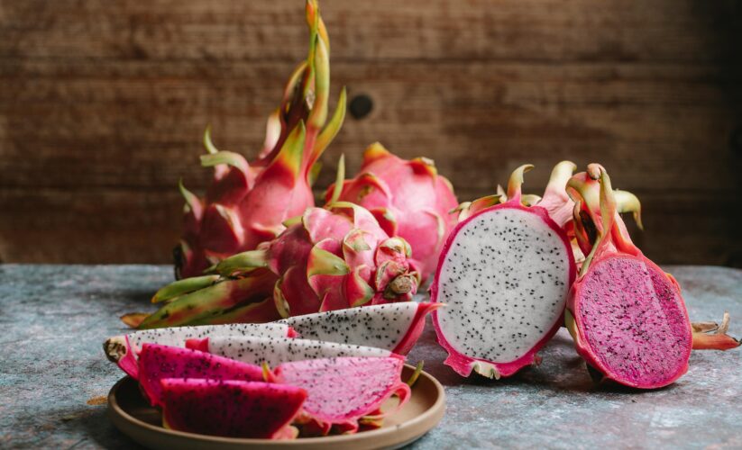 How to Properly Eat a Dragon Fruit: Enjoy Its Health Benefits in 2025!